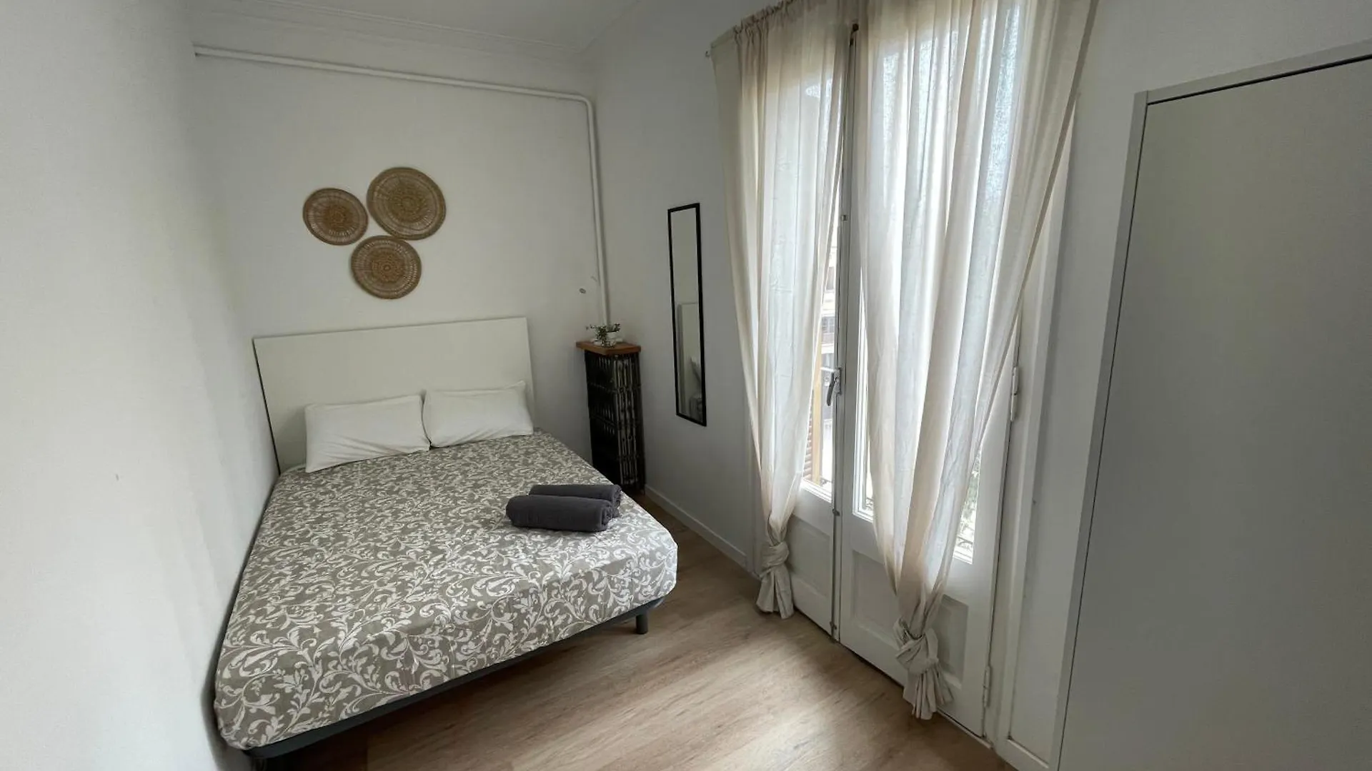 Gotic Heart Private Rooms Cathedral Barcelona Hostel
