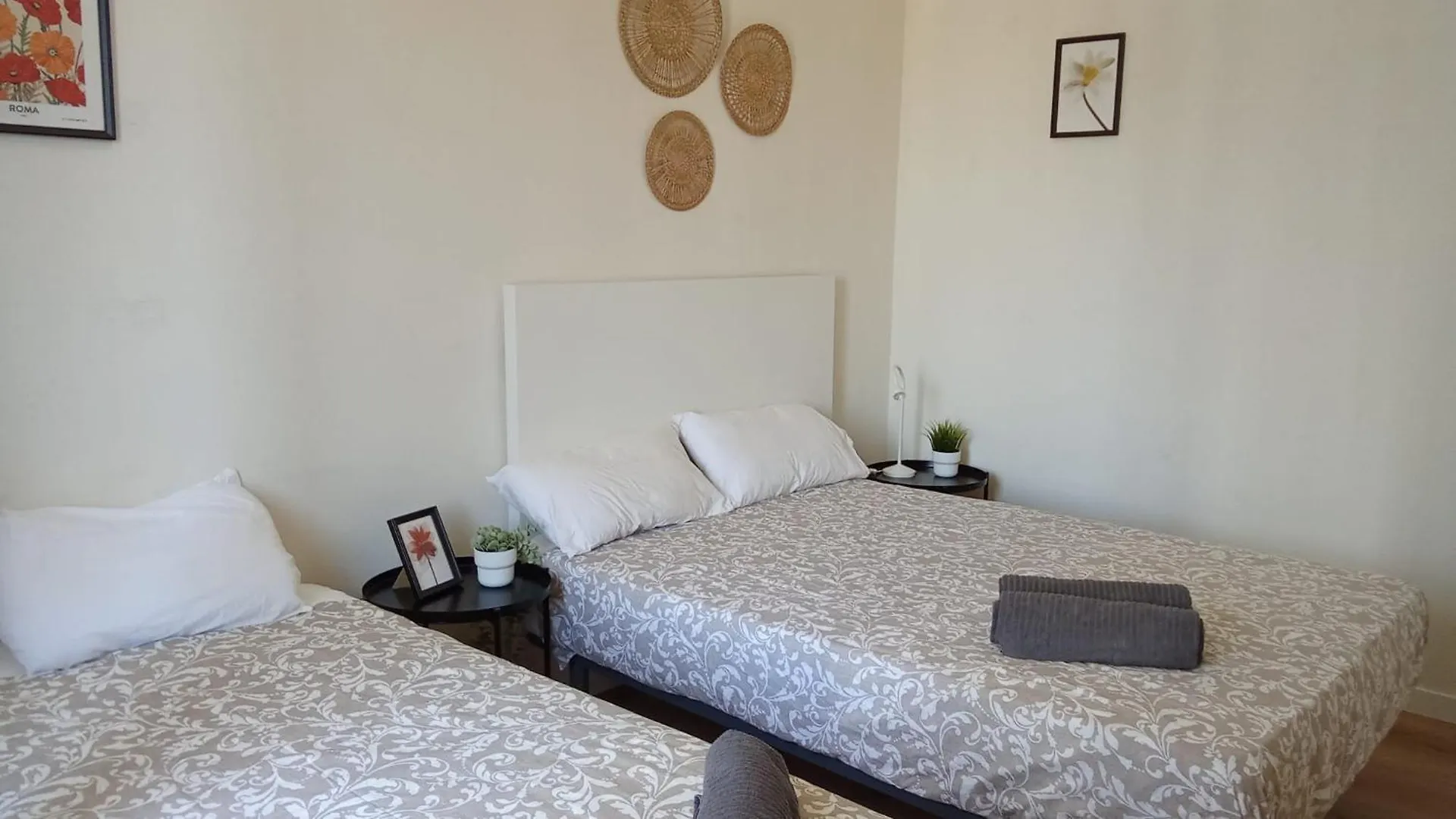 Hostel Gotic Heart Private Rooms Cathedral Barcelona