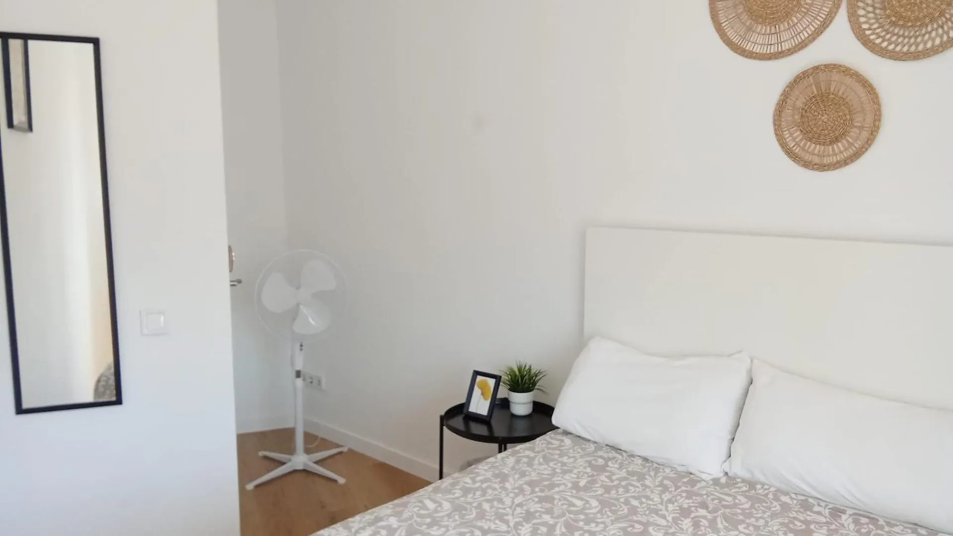 Hostel Gotic Heart Private Rooms Cathedral Barcelona