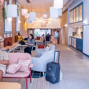 Hostel Latroupe Poblenou, Barcelona