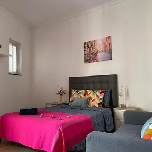 Hostel By La Rambla Rooms, Barcelona