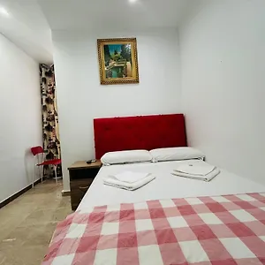 Hostel Granvia 628, Barcelona