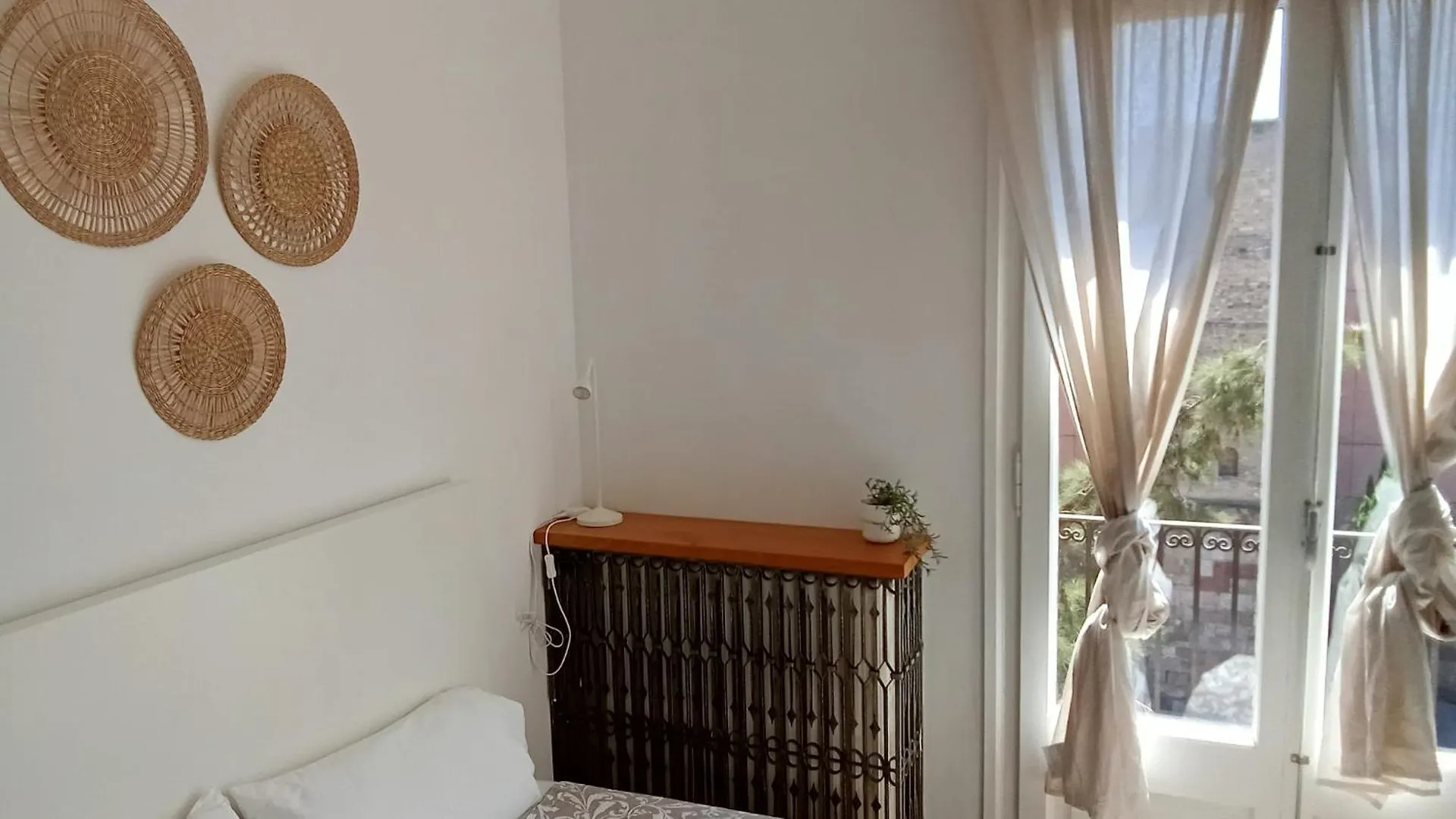 Hostel Gotic Heart Private Rooms Cathedral Barcelona Spain