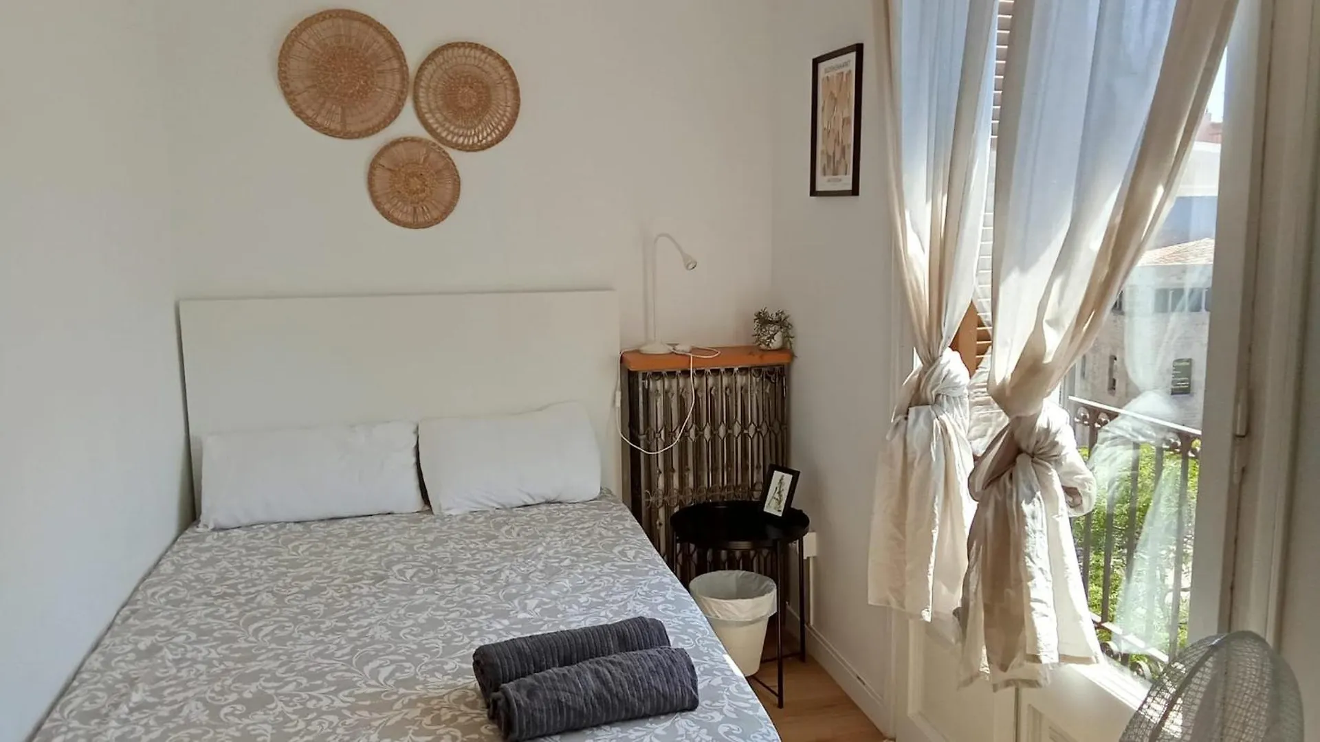 Gotic Heart Private Rooms Cathedral Barcelona Hostel