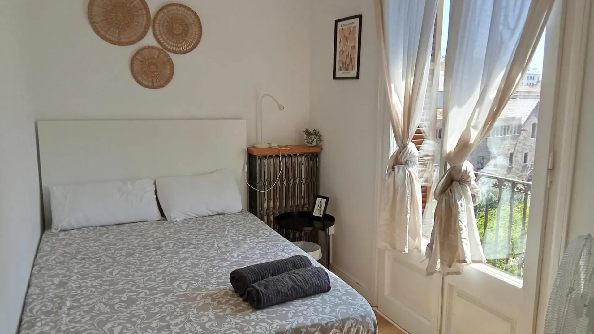 Hostel Gotic Heart Private Rooms Cathedral Barcelona